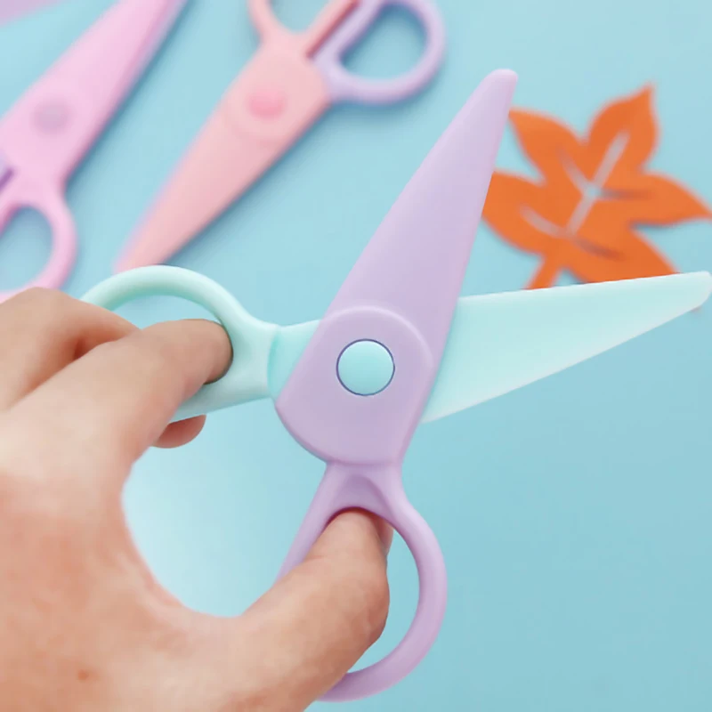 

Child Safety Scissors Prevent Hand Injury Paper-cut Art Scissors with Protective Cover Cap Office School Supply Kids Stationery
