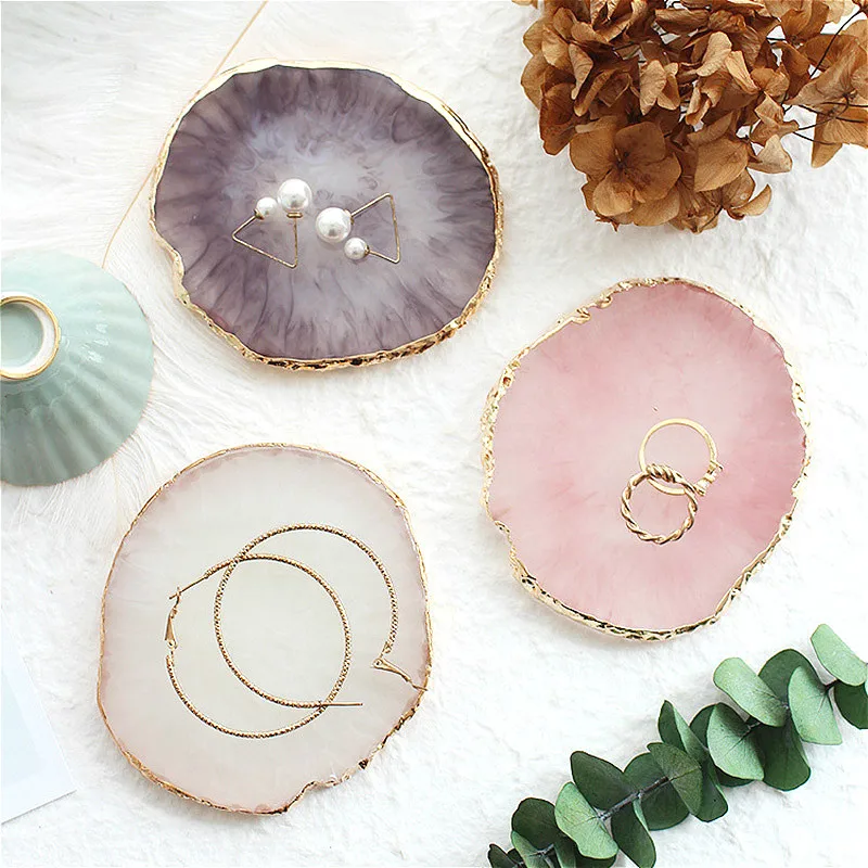 

Resin Storage Tray Painted Palette Agate Jewelry Display Plate Necklace Ring Earrings Display Trays Golden Rim Dish Decoration