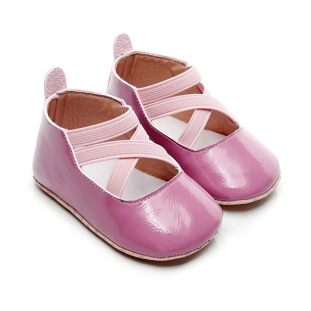 Обувь для новорожденных девочек с перекрещивающимися ремешками; обувь для маленьких принцесс на мягкой подошве; Повседневная Милая обувь для маленьких девочек