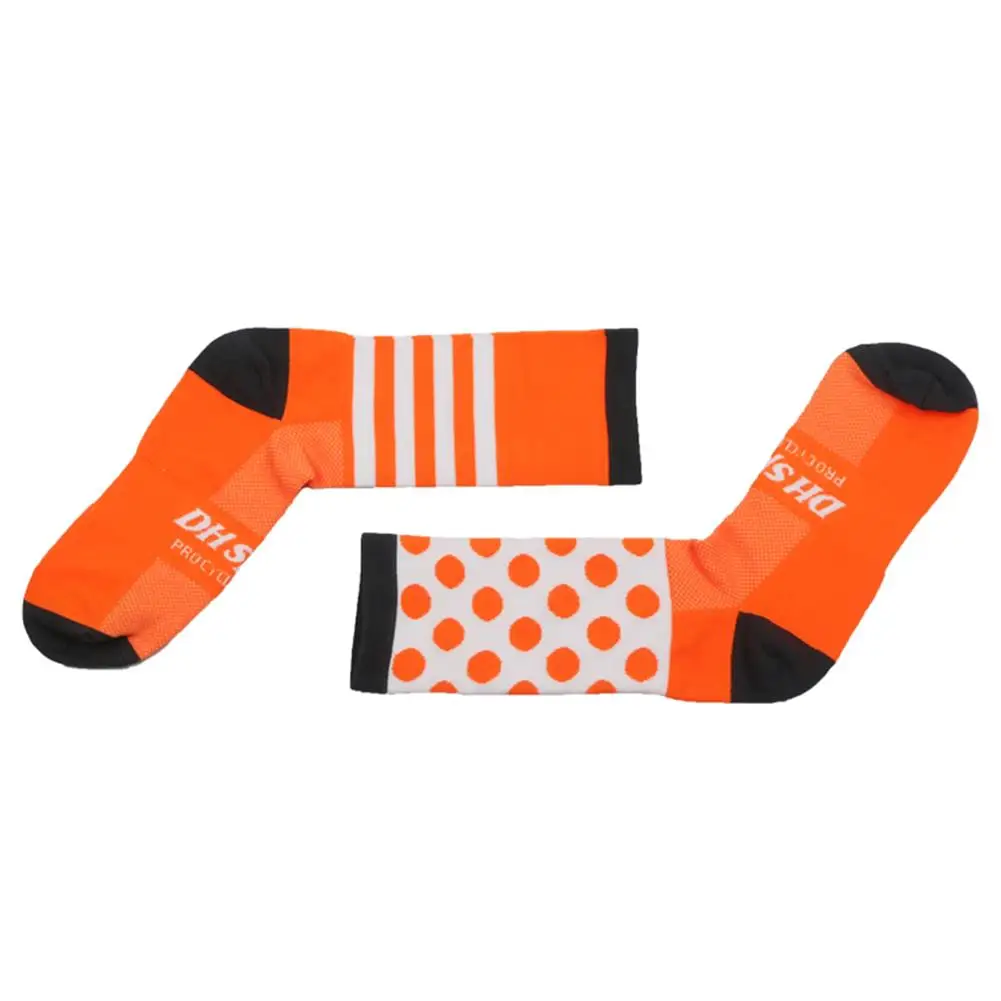 

1 Pair Wear - Resistant Sports Socks For Sports And Cycling (Patterns On The Left And The Right Socks Are Different)