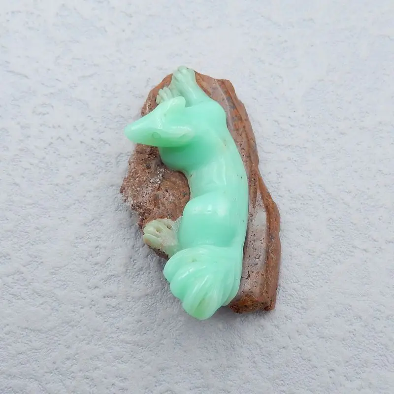 Semiprecious Stones Carved Animal Chrysoprase Cabochon 44x25x17mm,15.7g Natural Stone Wolf Handcarving Chrysoprase Handicraft