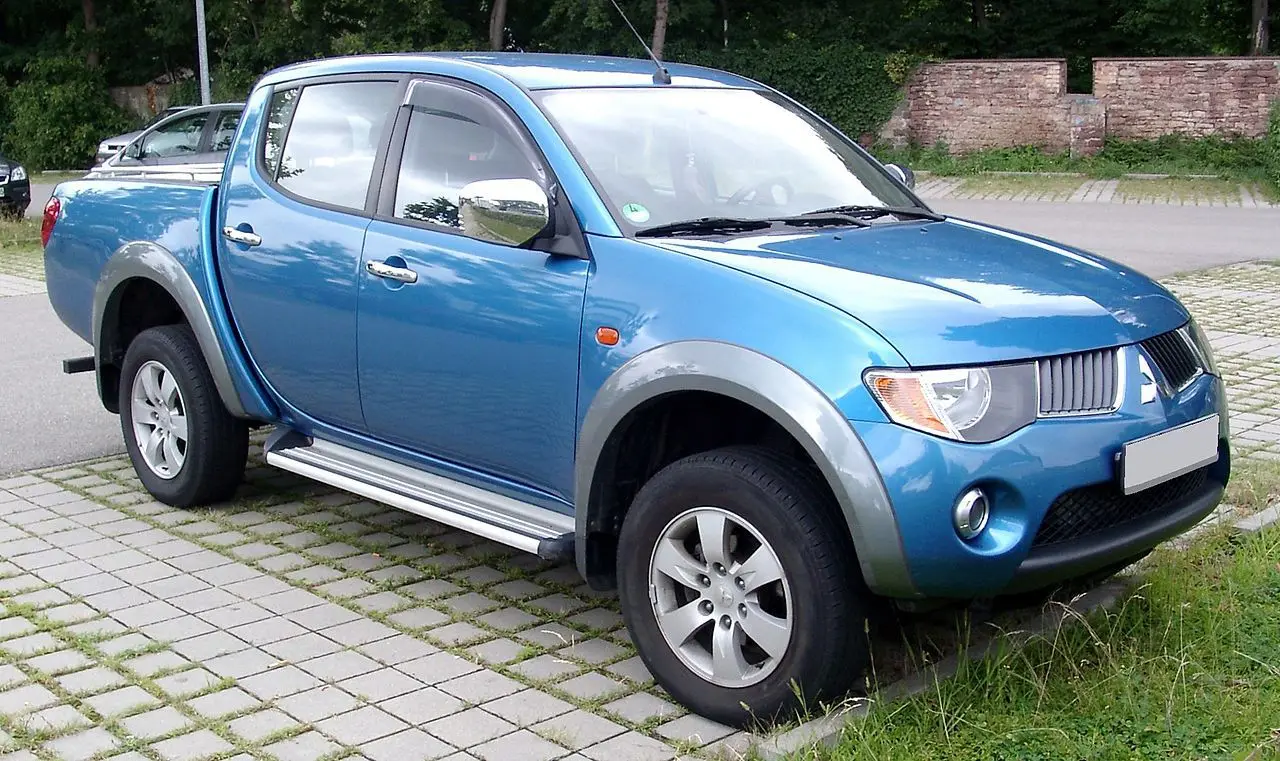 Четвертое поколение Triton L200 2008- гальванический свет в комплекте Зеркало заднего вида модифицированное зеркало заднего вида