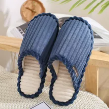 Однотонная плюшевая зимняя женская и мужская обувь для влюбленных пар теплые домашние тапочки из флока в полоску с нескользящей подошвой домашние тапочки размеры 42-45