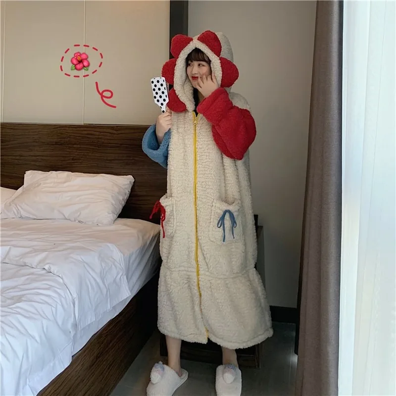

2020 New Sleepshirts Woman Winter Contrast Sun Flower Hooded Thick Warm Nightgown Can Be Worn Outside Home Clothes Sleepwear