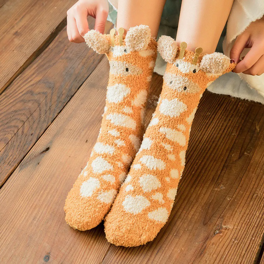 Женские носки с рисунками животных из мультфильмов; Милые Пушистые Носки без пятки средней длины для девочек; носки для сна из кораллового флиса; chaussette femme