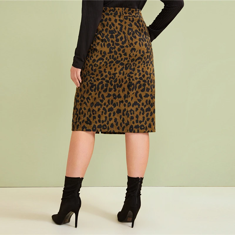 SHEIN/Повседневная Женская юбка карандаш с леопардовым принтом и разрезом спереди; сезон осень года; Гламурные Прямые Юбки-миди с искусственным мехом; большие размеры
