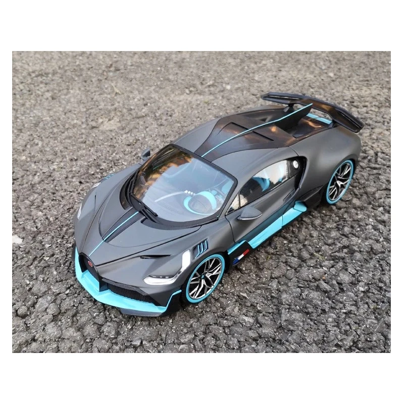 Модель автомобиля Welly из сплава Bugatti Chiron 1:24 | Игрушки и хобби
