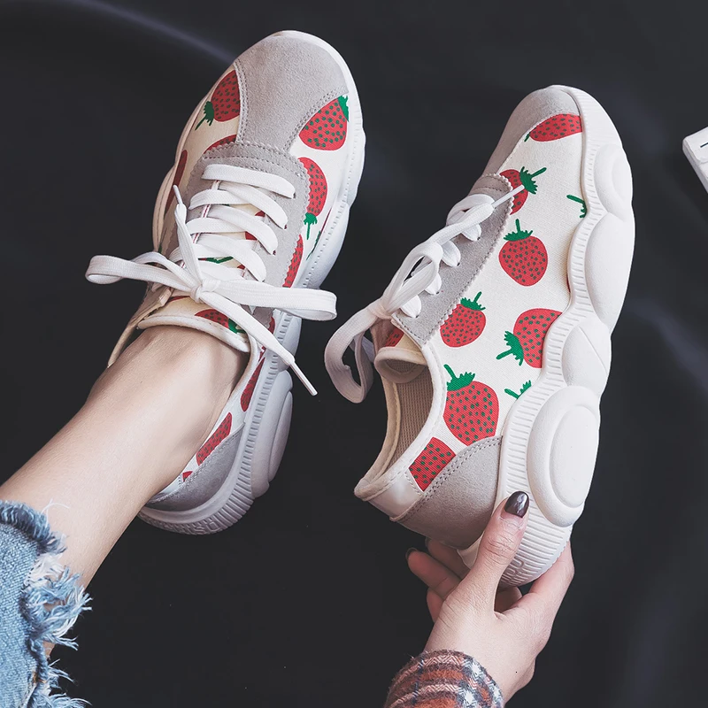 

2019 New Autumn Casual Shoes Woman Lace Up Round Toe Girl Sweet Vulcanize Shoes Strawberry Casual Sneakers Fashion Sneakers