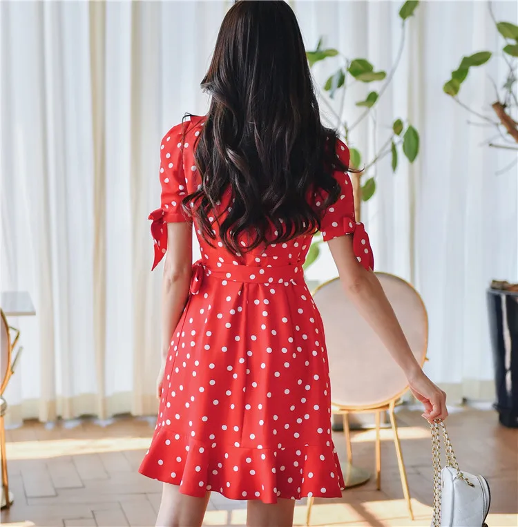 Dabuwawa Vintage Dot Print Ruffle Dress Women Sexy Ruffle Neck Split Hem Bow Sleeve Asymmetrical Sashes Dress Female DT1BDR006