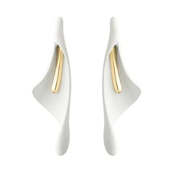 

Creative Geometry Irregular Stud Earrings Calla Lily Enamel Earrings for Women Elegant Lady Party Jewelry