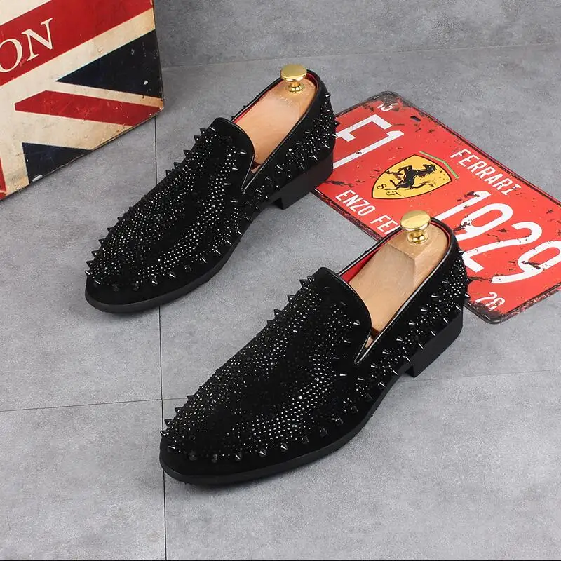 

brand designer mens leisure punk hip hop dress soft leather rivets shoes slip-on smoking slippers black personality loafers shoe