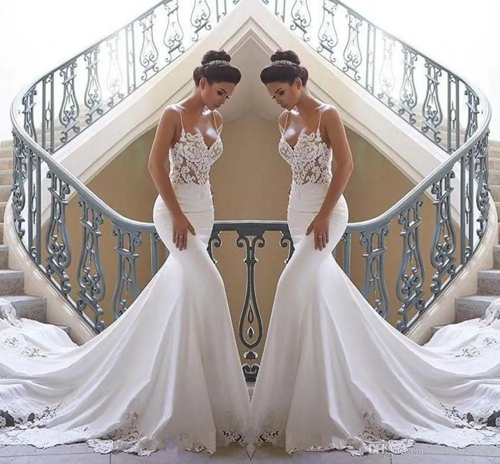 2020 Spaghettibandjes Kant Mermaid Beach Trouwjurken Satin Lace Applique Sweep Trein Boho Wedding Bruidsjurken 2020 Spaghettibandjes Kant Mermaid Beach Trouwjurken Satin Lace Applique Sweep Trein Boho Wedding Bruidsjurken