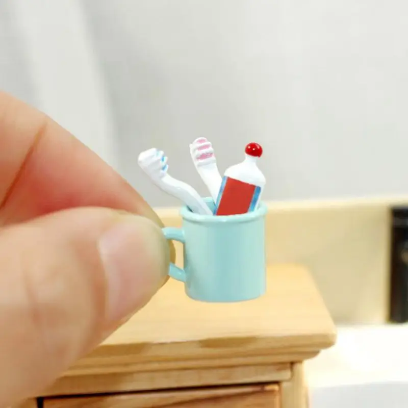 4PCS/Set 1:12 Miniature Toothbrush Set Mini Tooth Mug + Toothpaste + Brush for Blyth Barbies OB11 BJD Doll House Play Toy