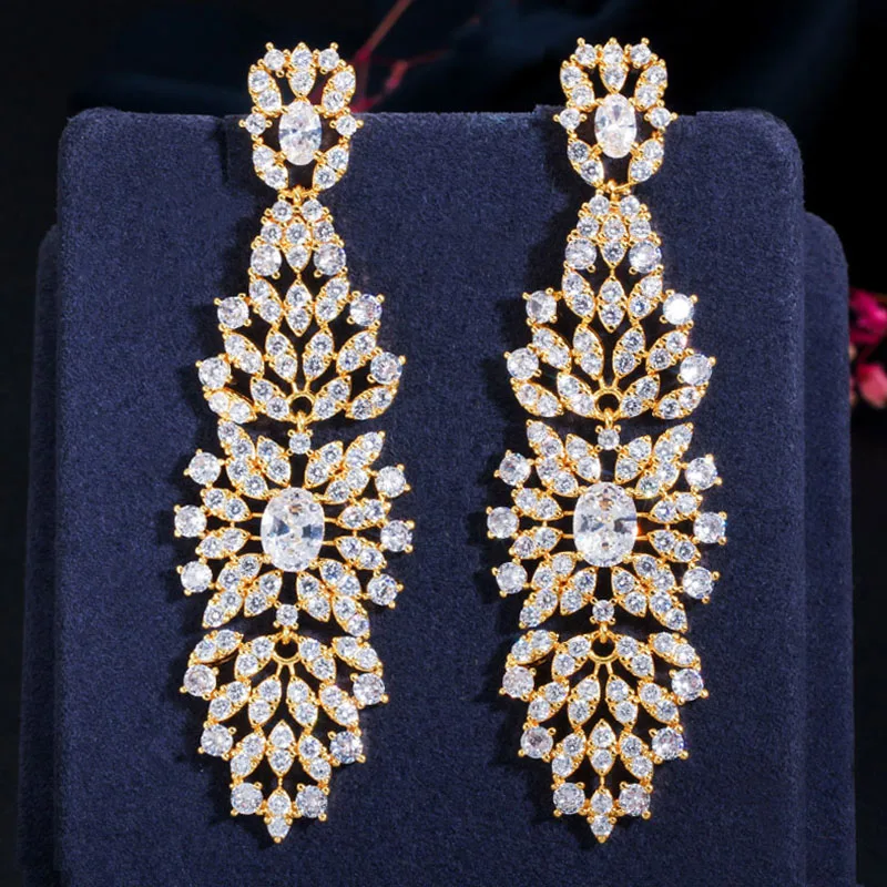 Pera модный дизайнер микро Pave Leaf CZ Кристалл Длинные висячие Висячие серебряные 925 серьги для свадьбы элегантные женские ювелирные изделия E494