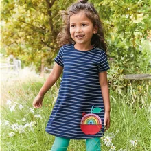 Jumping meter/платья принцессы с короткими рукавами для маленьких девочек; хлопковая детская одежда в полоску с вышивкой яблока; Лидер продаж; праздничное платье