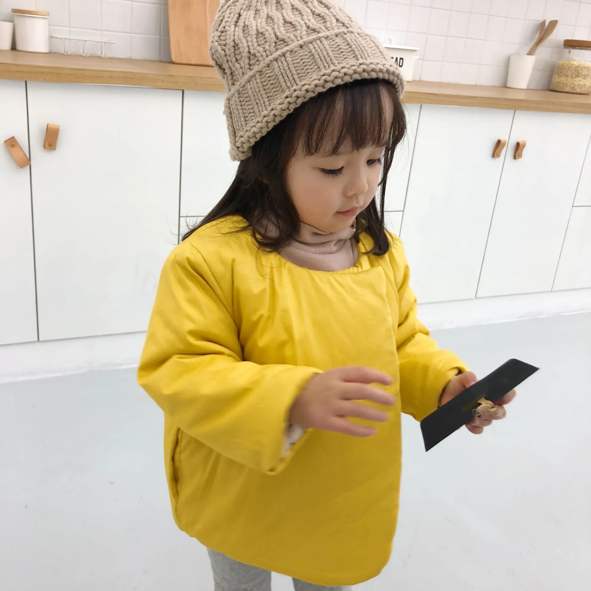 Г. Осень-зима, новая детская зимняя хлопковая стеганая одежда в Корейском стиле для девочек однотонная куртка для маленьких девочек, пальто двусторонняя