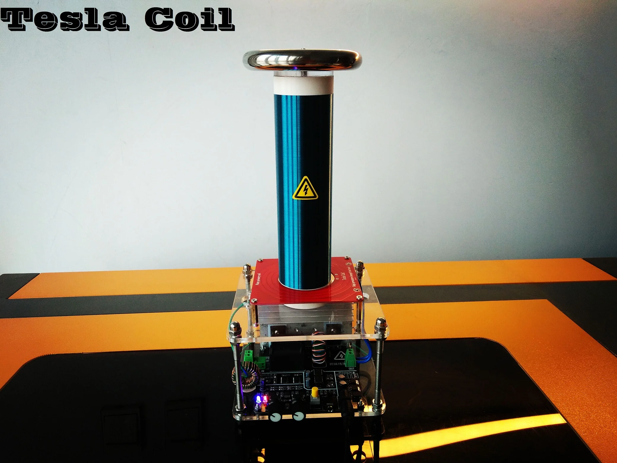 Tesla Coil настольная интеграционная твердотельная музыкальная катушка Tesla готовая продукция искусственно начата молния