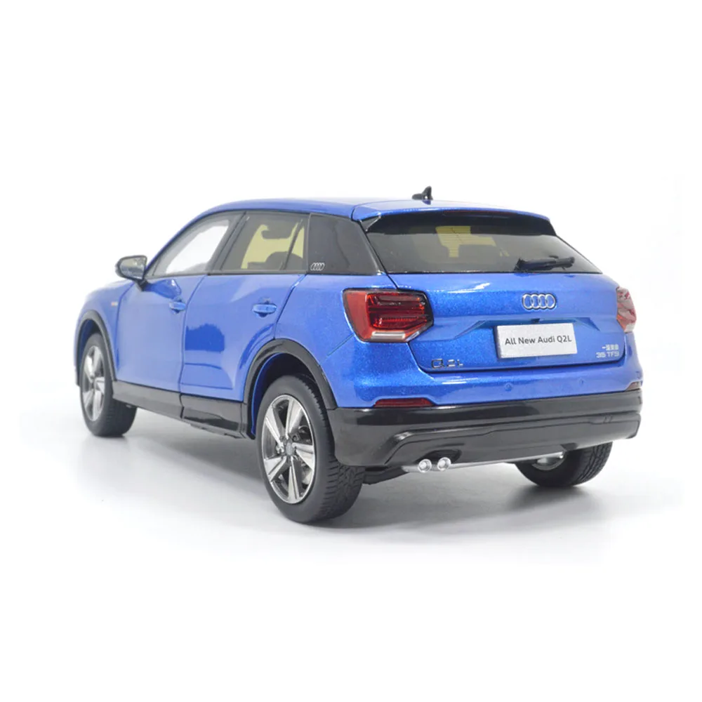 Paudi модель 1/18 1:18 Масштаб Все новые Audi Q2L синий литье под давлением модель автомобиля игрушка модель автомобиля открываются двери