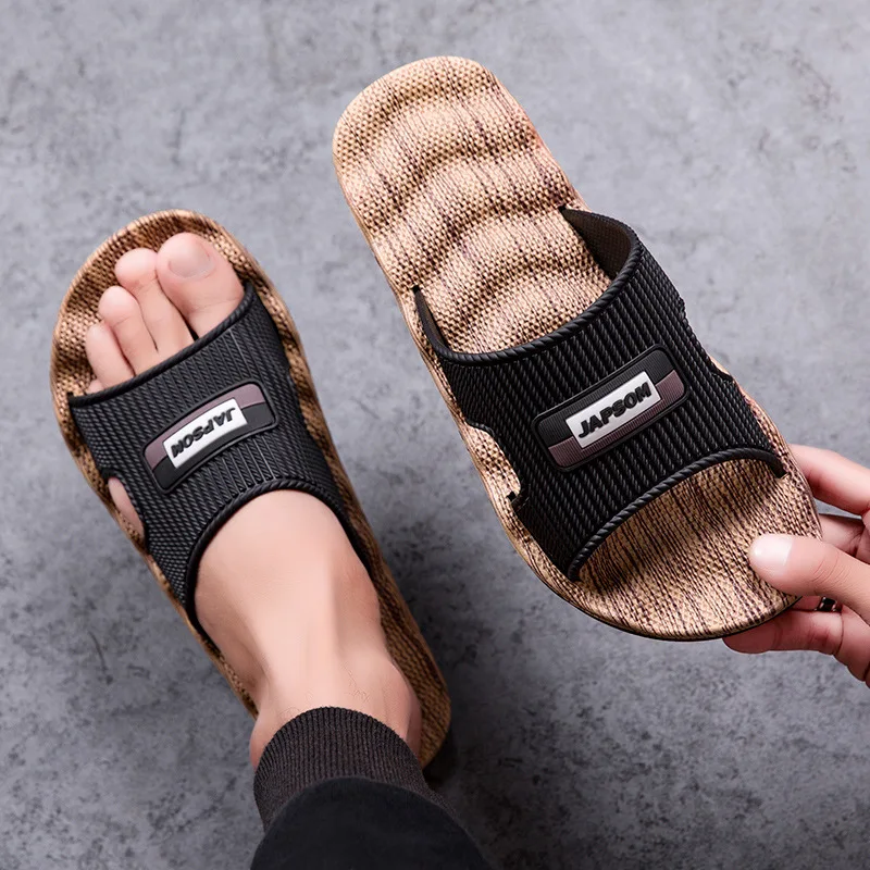New Mens Slippers Indoor Nice NonSlip Home Bathroom Slippers for Man Woman Unisex Massage Badslippers Summer Beach Slides Men