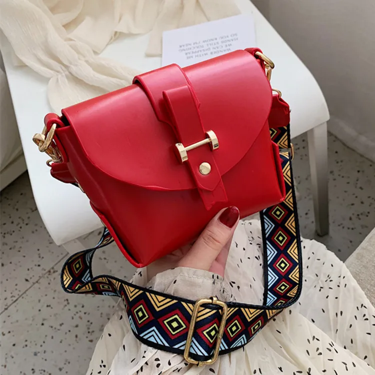 

Small bag 2019 new Korean version of the wild broadband female bag tide fashion rivet shoulder Messenger bag