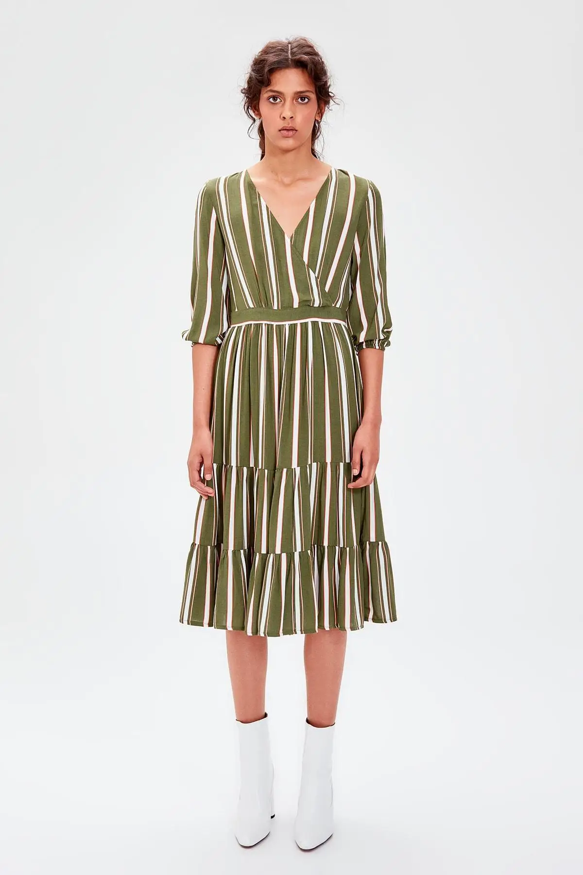 

Trendyol Khaki Striped Dress TWOSS19XB0127