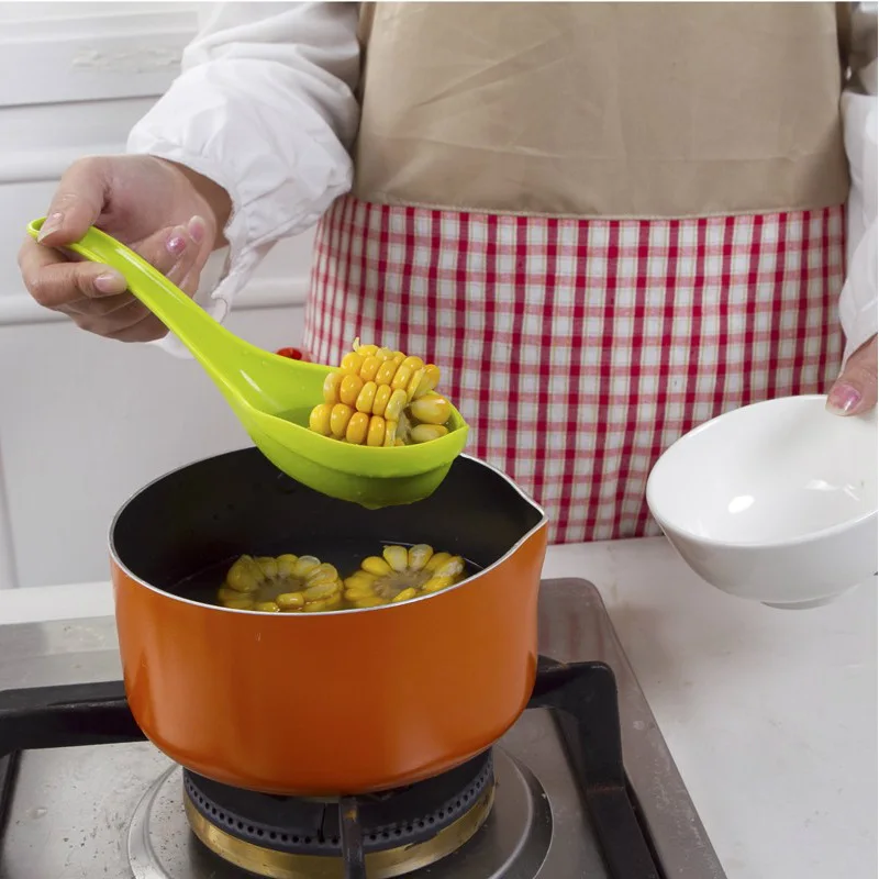 

New Soup Spoon Long Handle Kitchen Strainer Solid Color Cooking Colander Kitchen Scoop Plastic Tableware Colander Hot