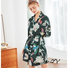 Новая модель пижамы Модный цветочный халат кимоно Банный халат атласный сексуальный Свадебный халат невесты платье вискоза женский пеньюар