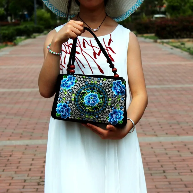 New Fashion Embroidery Women Small handbags National Floral Embroidered Lady Top-handle bags Single-layer Beading Falp Carrier