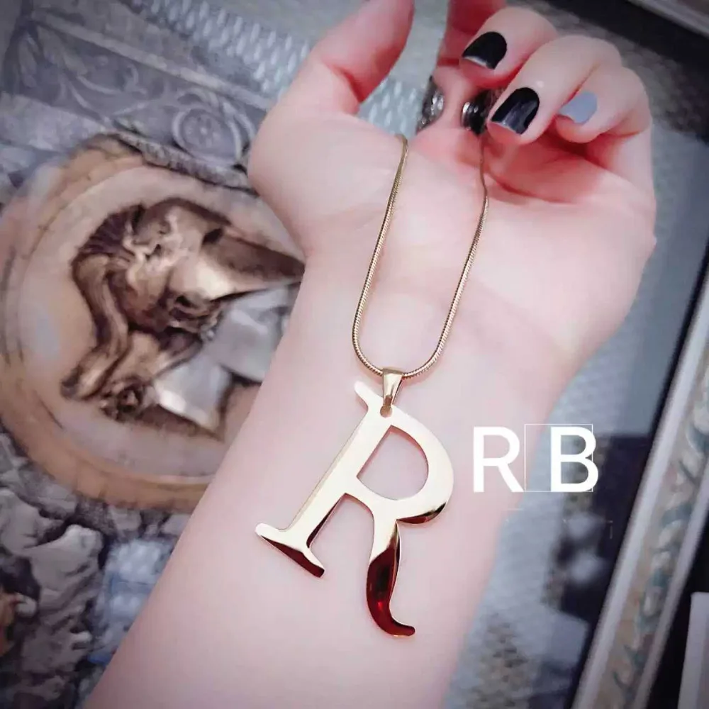 f Pendant Chain Necklace 