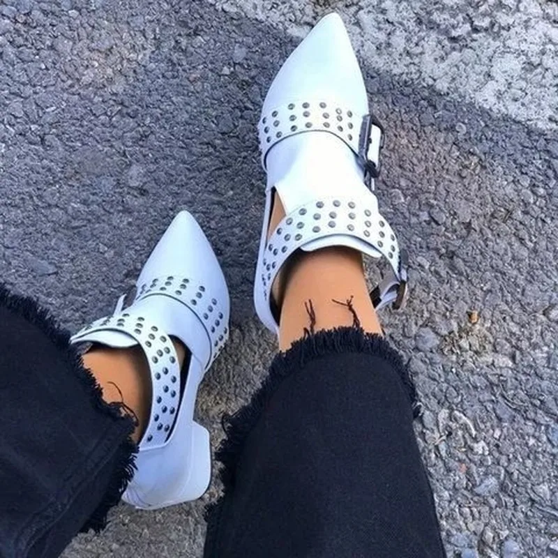 2020 Autumn and Winter New Women Boots Thick Heel Pointed Belt Buckle Rivet Martin Boots Women's Short Boots Women's Shoes