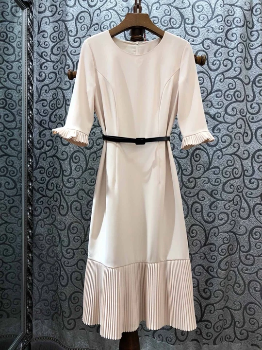 

2019 Early autumn new women's round tie, waist-down pendulum and pleat stitching pure color long-sleeved dress 827