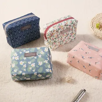 

High Quality Large Capacity Sweet Floral Pattern Cosmetic Bag Wash Bag Women Makeup Pouch Travel Organizer Portable Toiletry Kit