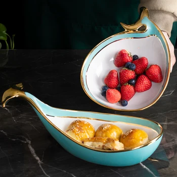

Nordic Luxury Ceramic Whale Fruit Snack Tray Minimalist Home Round Dessert Salad Bowl Home Office Candy Sundries Storage Tray