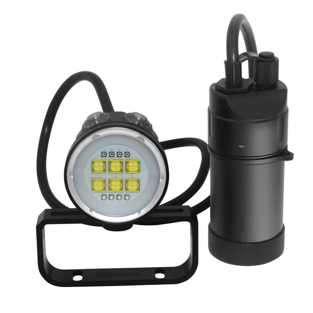 XHP90 diving light