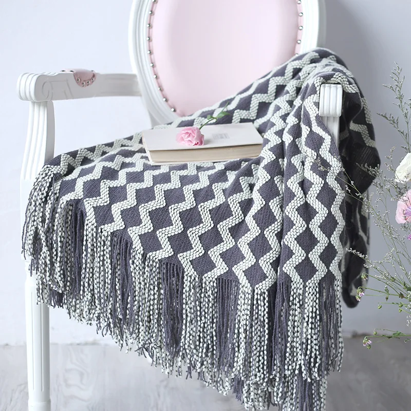 

Explosive Thick Sofa Blanket Spot Warm Blanket with Cloth Model Room Two-color Wave Room Decoration