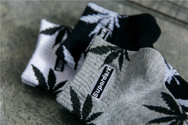 Spring And Summer New Products Pure Cotton Maple Leaf Fashion Socks Cool Fashion Jacquard Men And Women No-show Socks Individual
