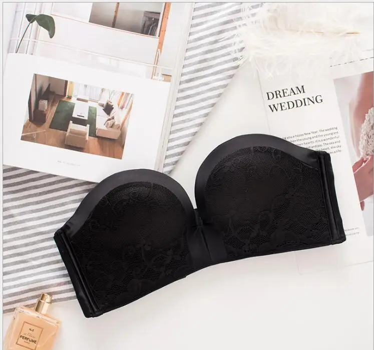 Set one's mind at ease strapless invisible bra gathers anti-slip lace to wipe bosom wedding dress without trace underwear - Цвет: black