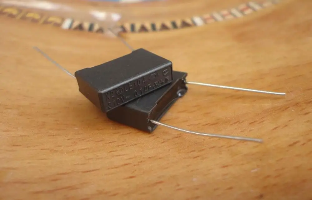 И 200 шт. 310 V/0,1 мкФ калибровки конденсатор с алюминиевой крышкой, le104-mx 104 ног интервал: 15 мм