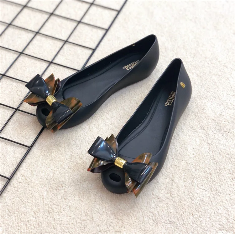 10251552405_1801144101