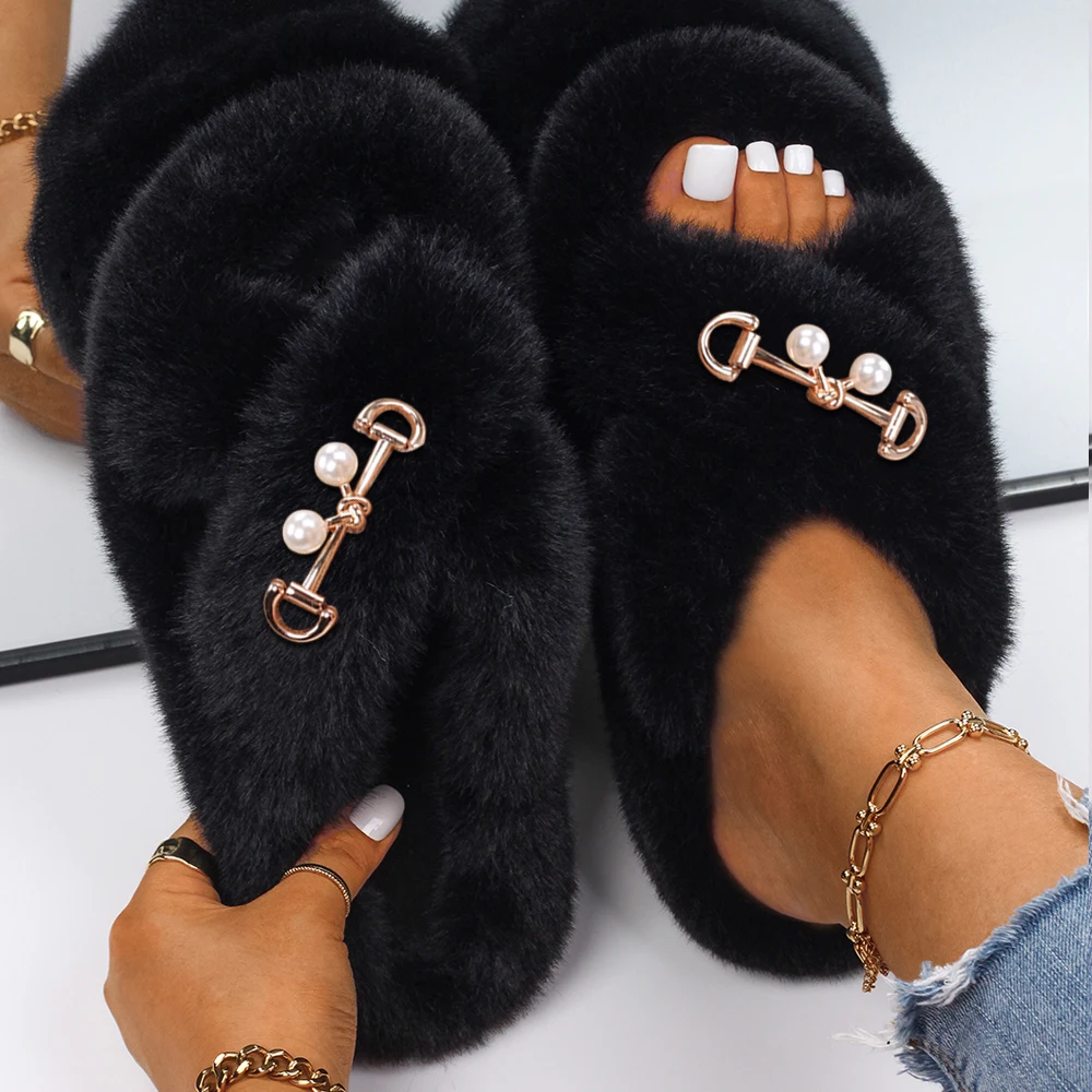 

Women Fashion Pearl Slippers Furry Slides Outdoor Platform Sandals Ladies Fluffy Flip Flops House Slippers Designer Shoes 2021