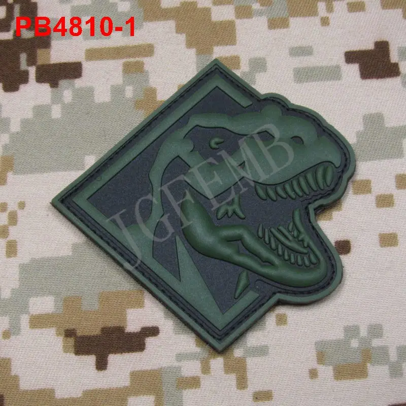 T-Rex T Rex king динозавры Трицератопс боевой патчи Тактический ПВХ патч военные значки боевые патчи - Цвет: PB4810 Green
