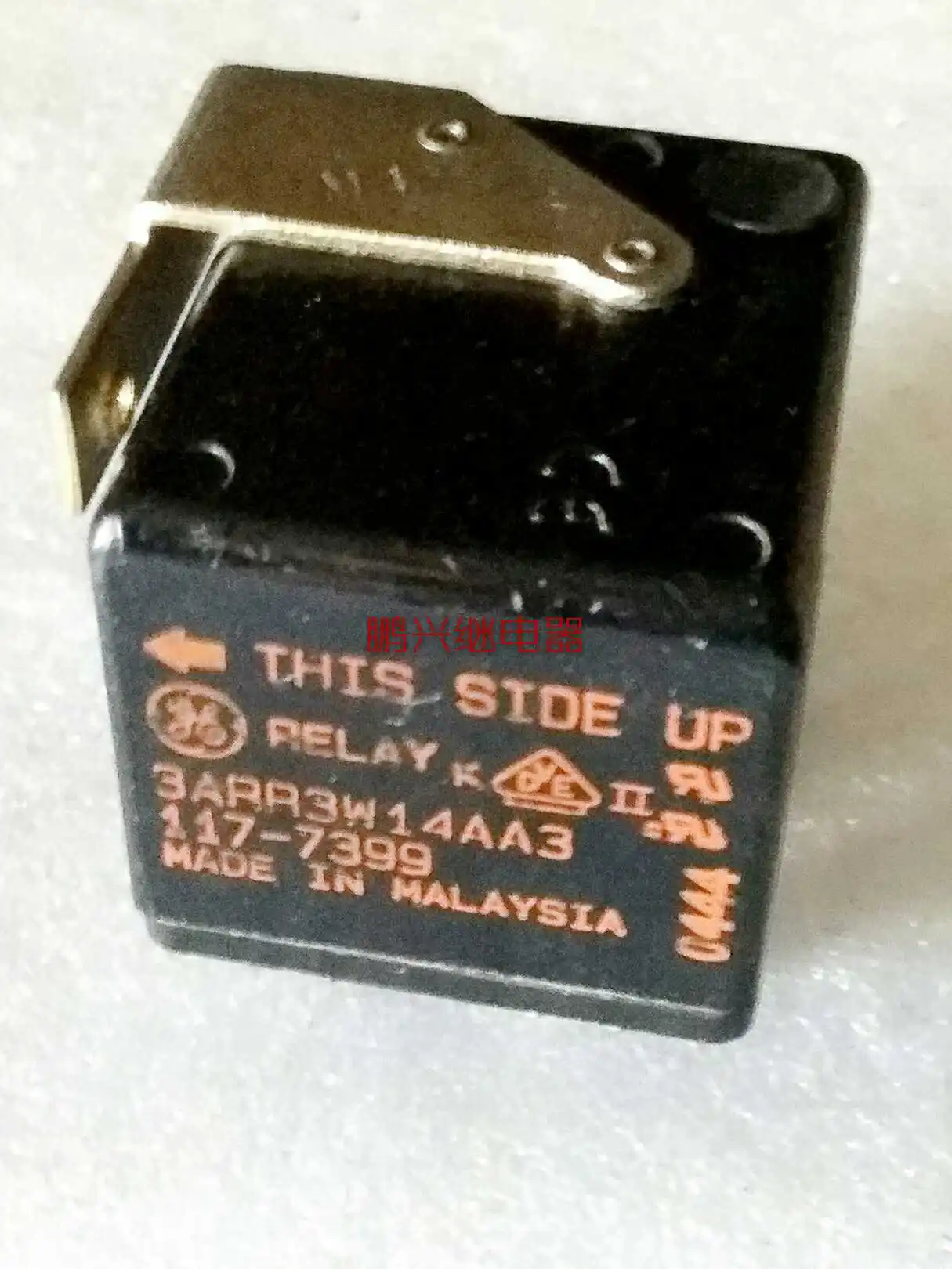 

Free Shipping 10PCS/LOT THlS SlDE Electric Relay RELAY 117-73993ARR3W14AA3