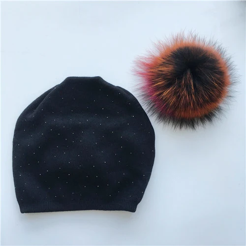 Black colorful fur Зимняя шерстяная шапка, стразы, натуральный мех енота, помпон, шапка для женщин, теплая шерстяная вязанная Повседневная шапка, женские шапки, зимние меховые шапки - Цвет: Black colorful fur