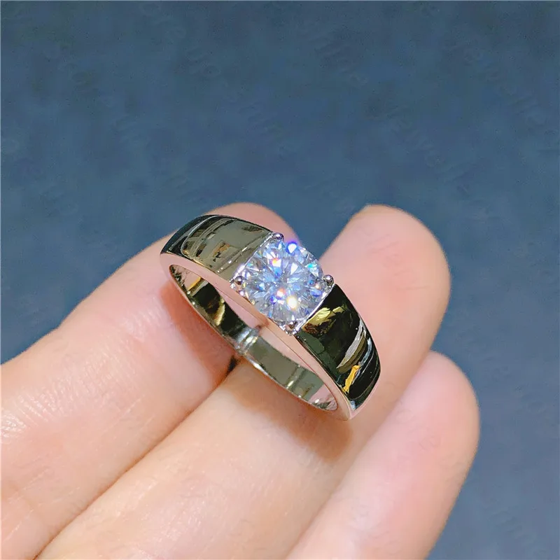 

New 925 silver inlaid Moissan diamond ring, fine inlaid, D color, super shiny
