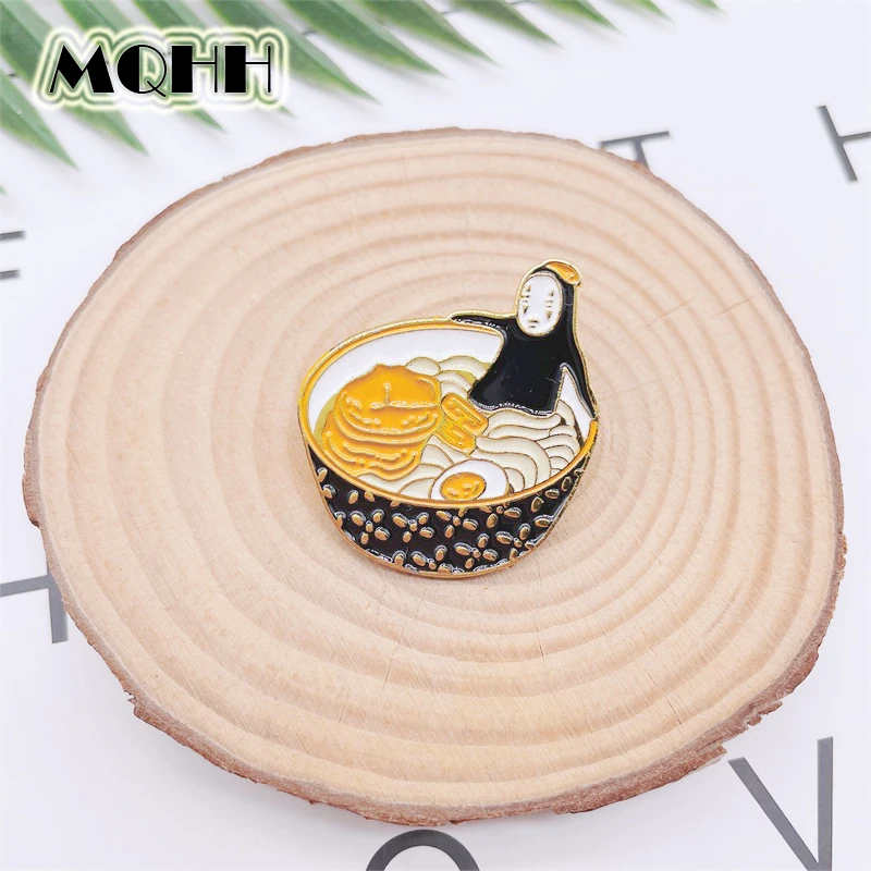 Personaggi Divertenti Creativi Spille Smaltate Ramen Giapponesi Ciotola Noodle Uovo Noodle Spilla In Lega Accessori Per Badge Personalizzati Gioielli 