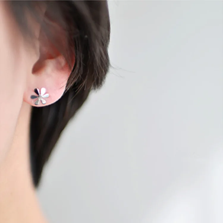 3100676090_717013591