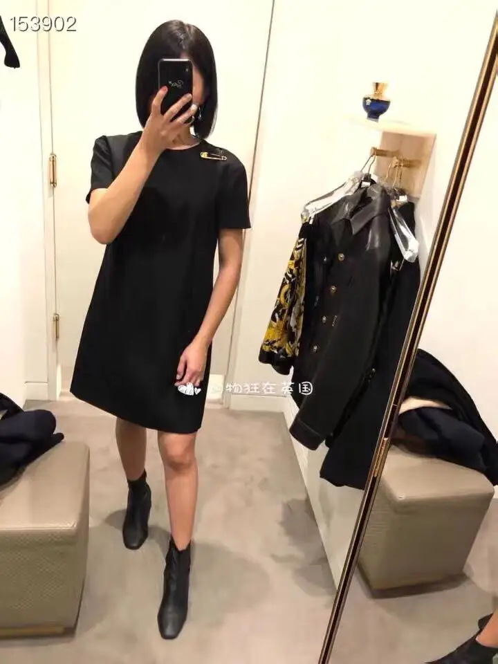 

Free Shipping 2020 Runway High Quality Top Black Dress O-Neck Above Knee Short Sleeves Metal Button Hot Sale Dress Empire