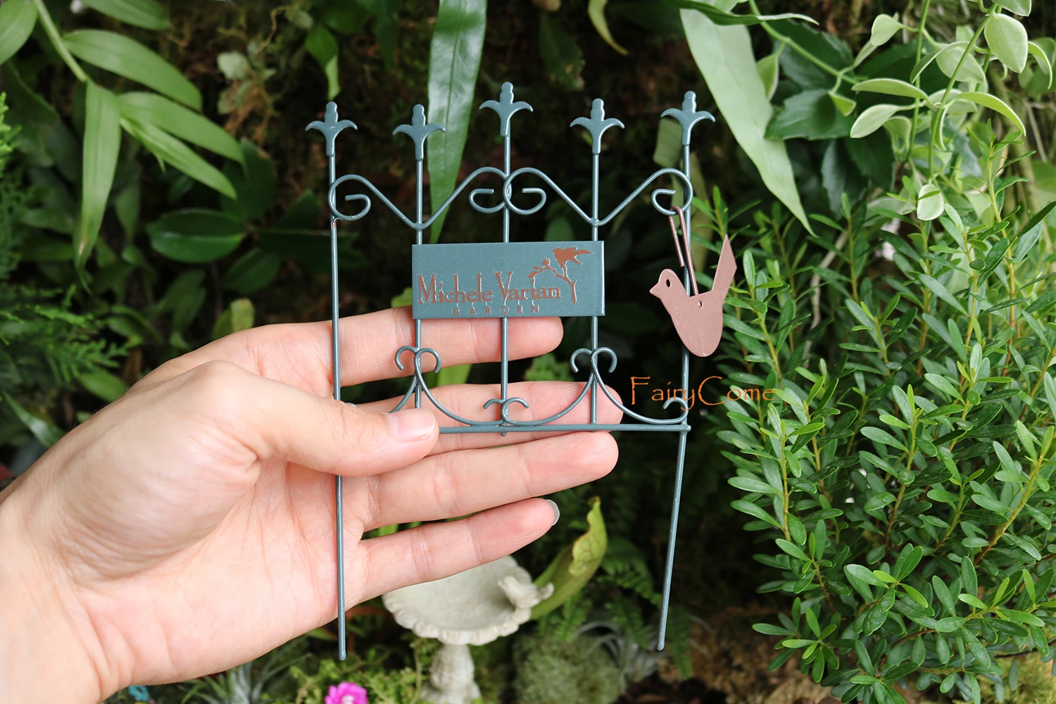 Details about   Miniature Fence Pick Welcome Sign & Squirrels Rustic Iron Metal Fairy Garden lg 