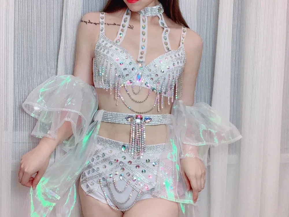 Белые кристаллы бикини с садовой гвоздикой юбкой комплект сцена для ночного клуба одежда сексуальный DJ певица светодиодный костюм представление танцевальная одежда