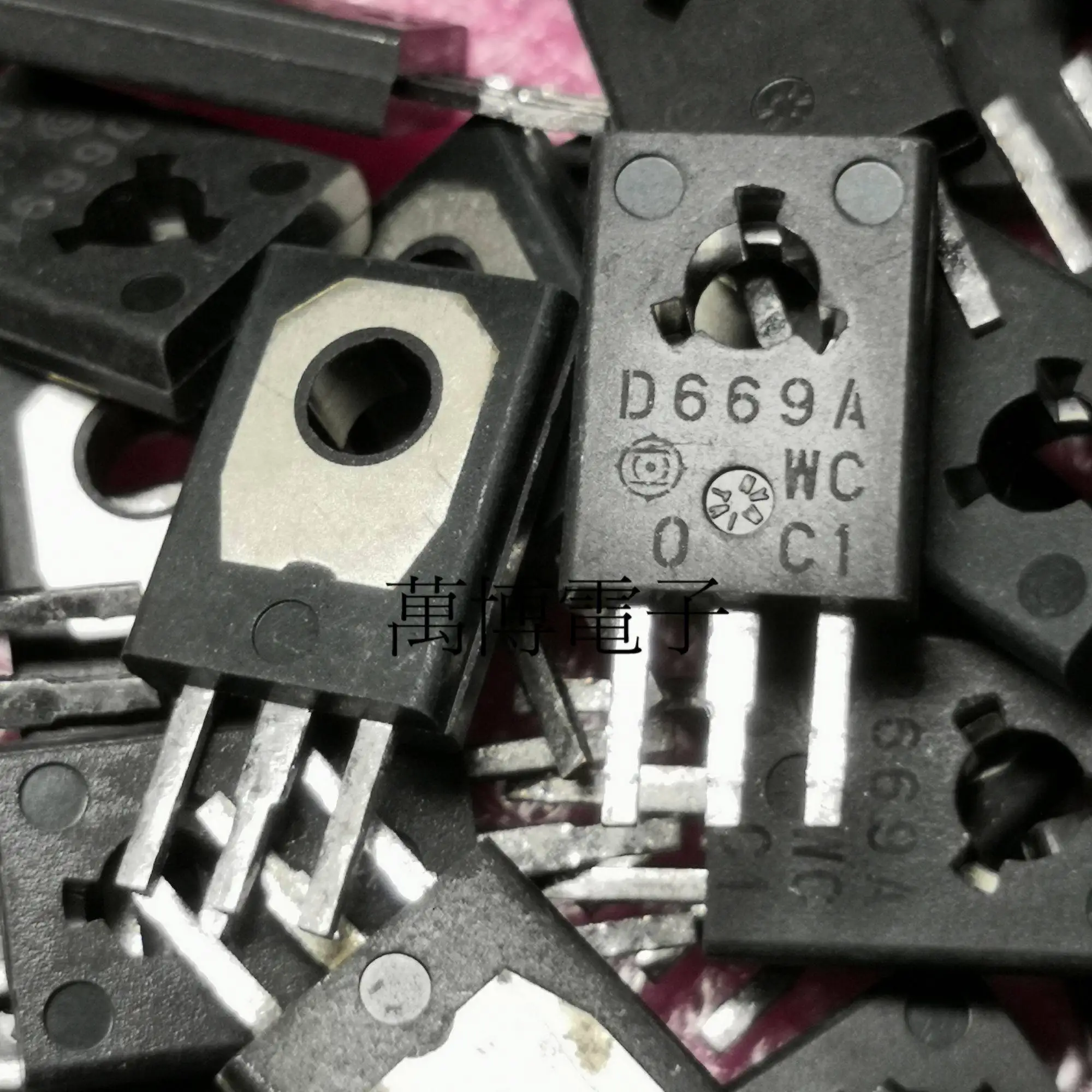 10 шт. 2SD669A 2SD669 D669 новый продукт оригинальный сделано в Японии до-126 | Электроника